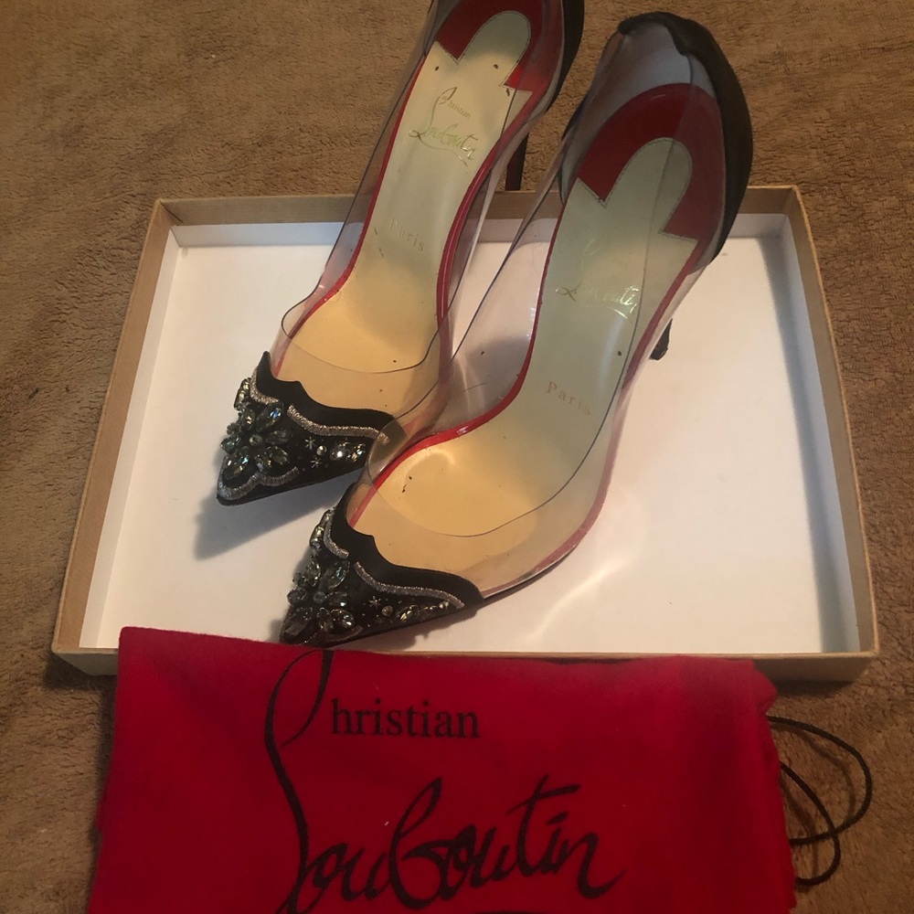 Christian Louboutin Eur 40 (red bottom) pumps